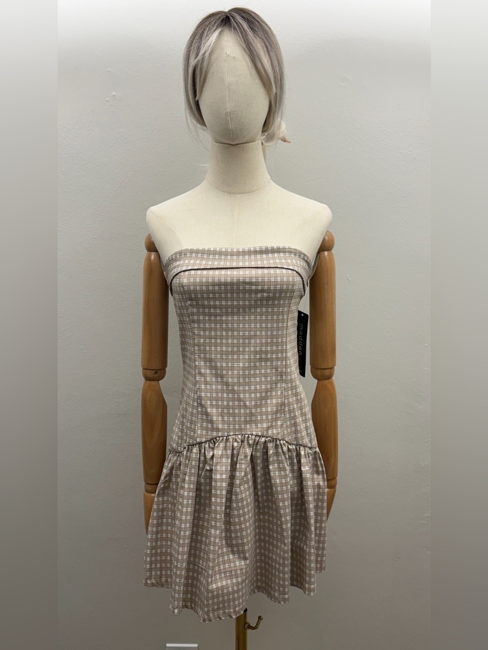 NWT Madden Girl Strapless Plaid Mini Dress Size M Beige Drop Waist Tube Dress